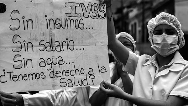 Caracas está “en busca de autor”. Condiciones de ciudad entre la azarotopía y la latencia 